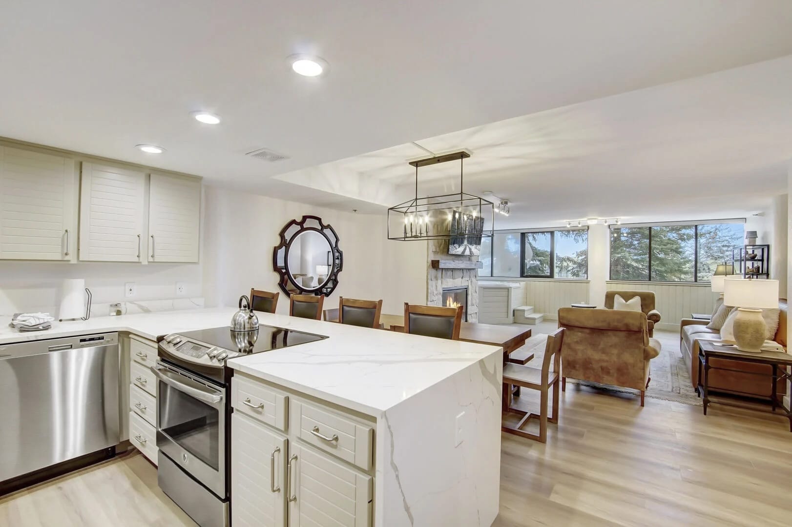 <b>Derris</b>, Partner since 1999